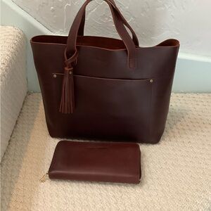 Portland Leather Medium Crossbody Tote in Cognac